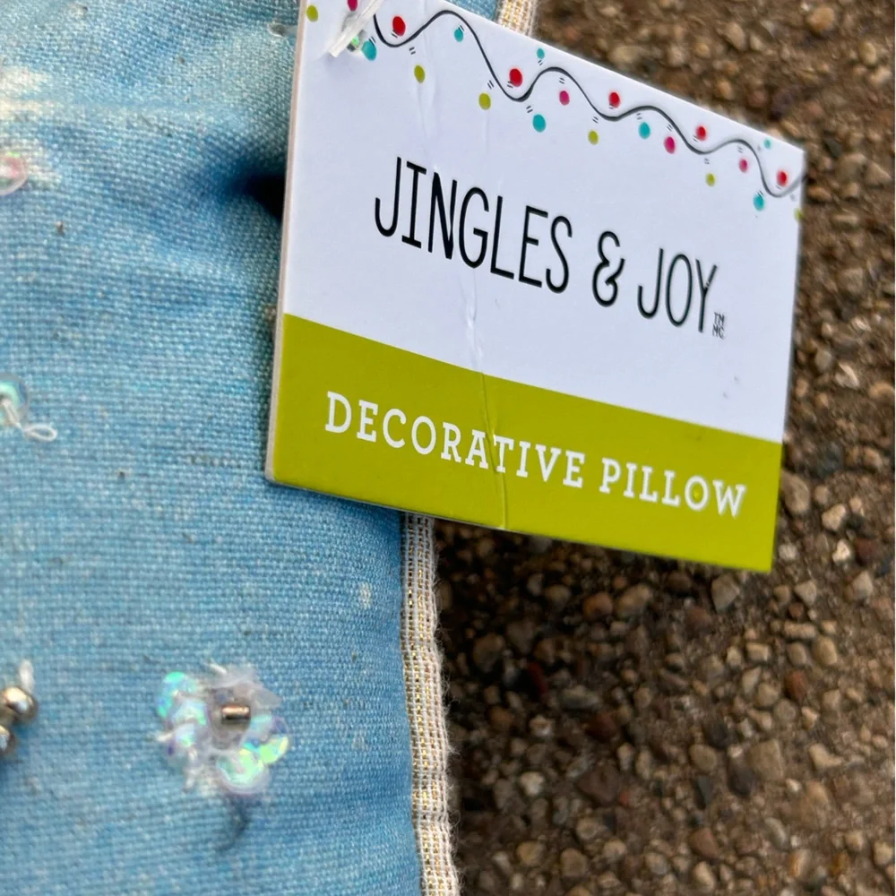 Jingles & Joy pillow ‘Winter Wonderland’ beaded sequins light blue white NWT